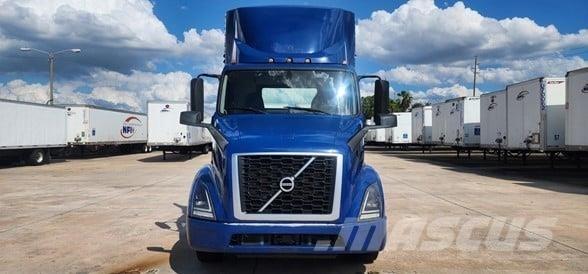 Volvo VNR64T300 Cabezas tractoras