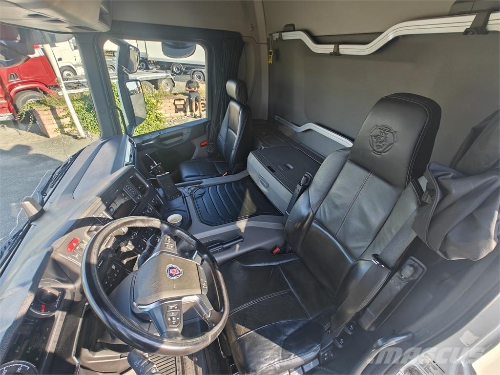 Scania P370 Camiones portacubetas