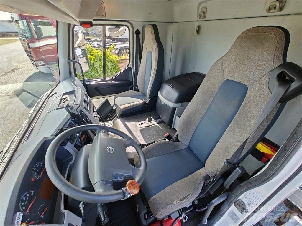 Volvo FL250 Camiones caja cerrada
