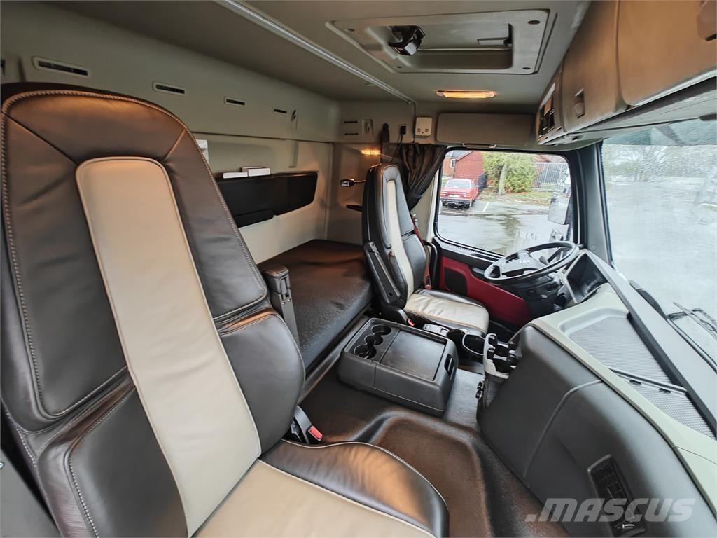 Volvo FM330 Camiones caja cerrada