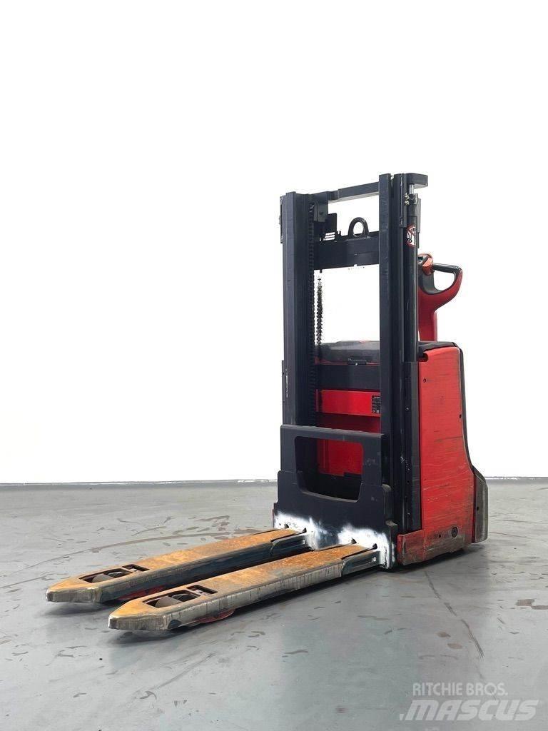 Linde D06-1160 Apiladores eléctricos