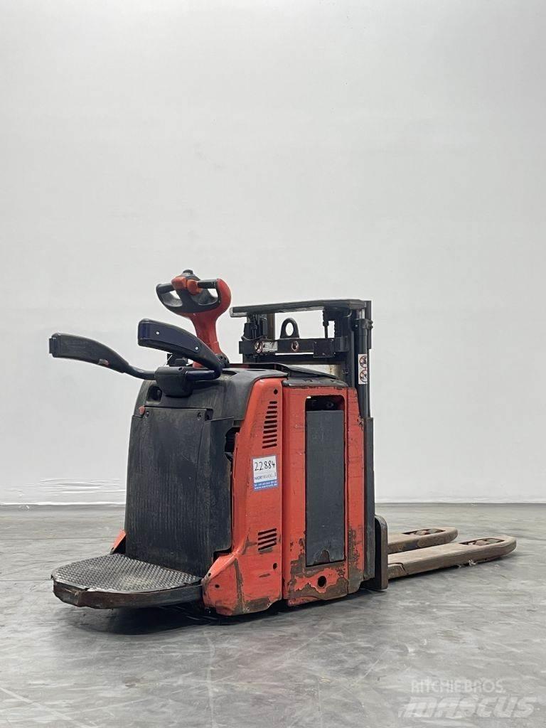 Linde D12AP-133 Apiladores eléctricos