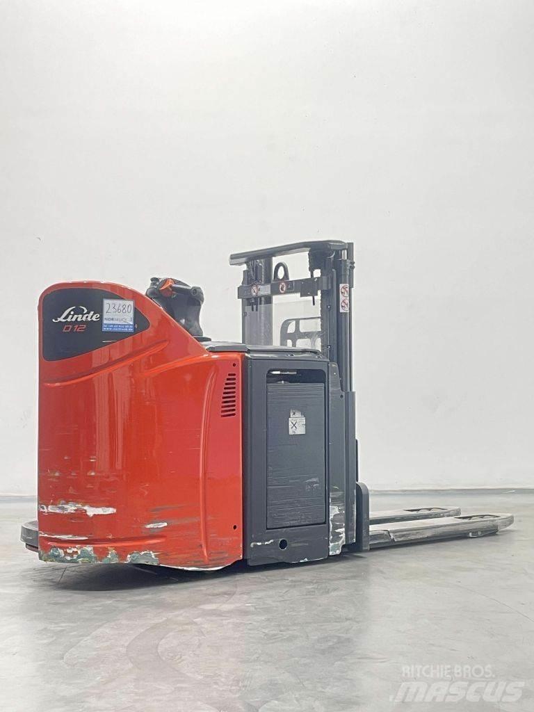 Linde D12HPSP-133 Apiladores eléctricos
