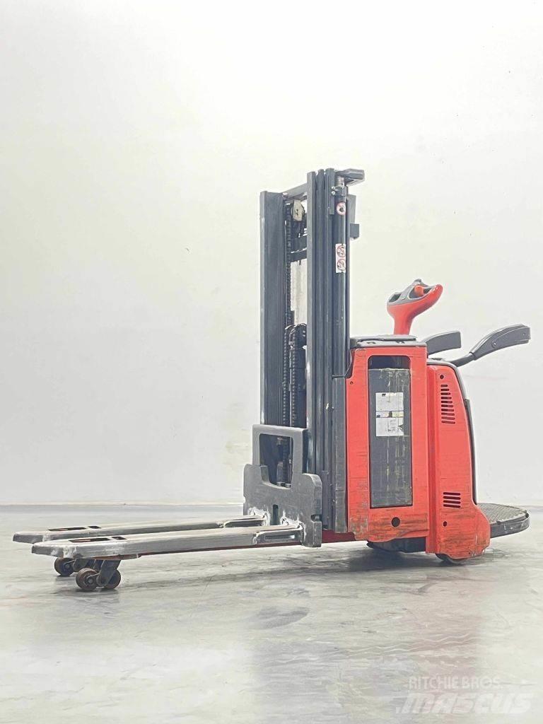 Linde D12LAP-133 Apiladores eléctricos
