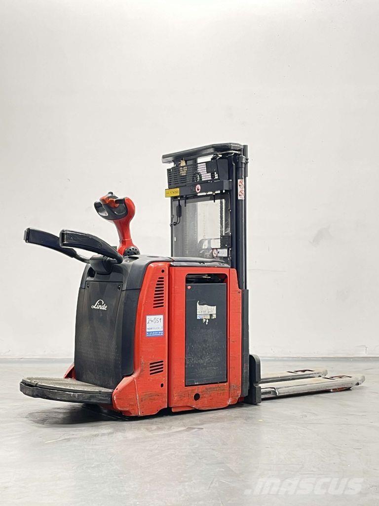 Linde D12LAP-133 Apiladores eléctricos