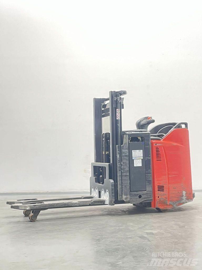 Linde D12SP-133 Apiladores eléctricos