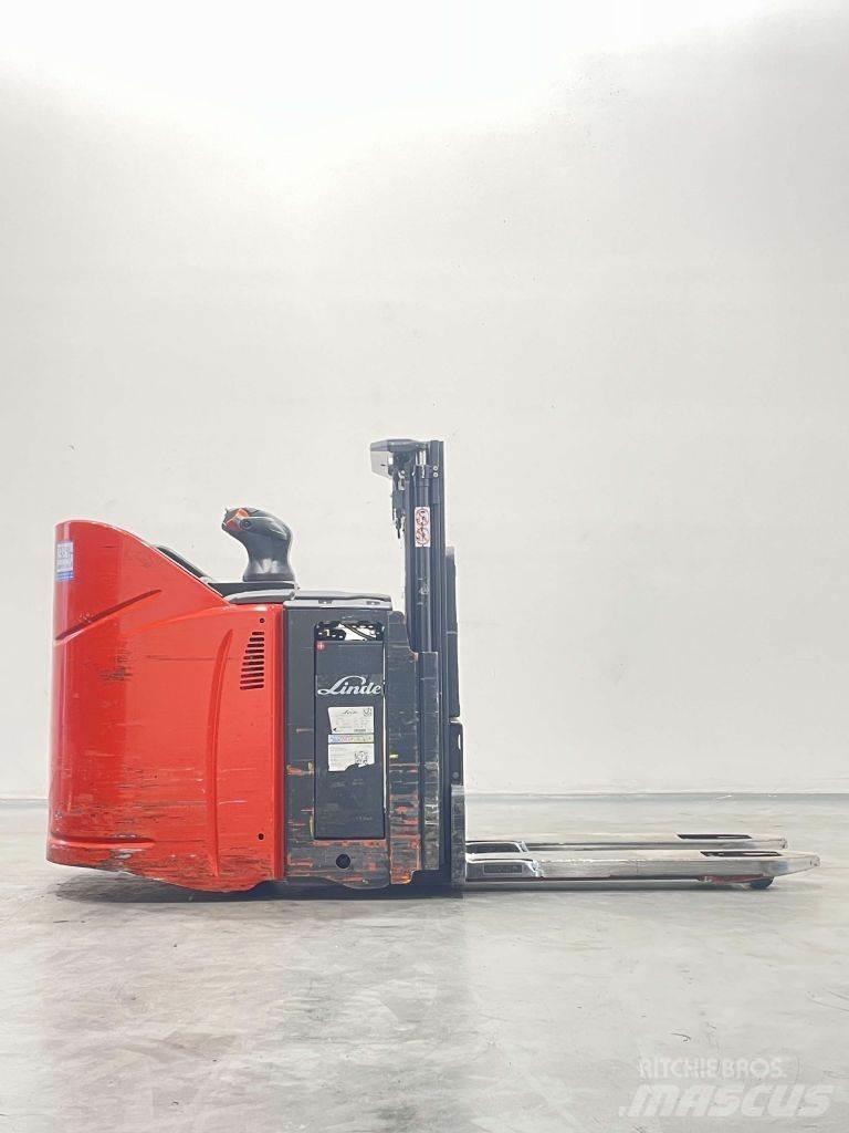 Linde D12SPHP-133 Apiladores eléctricos