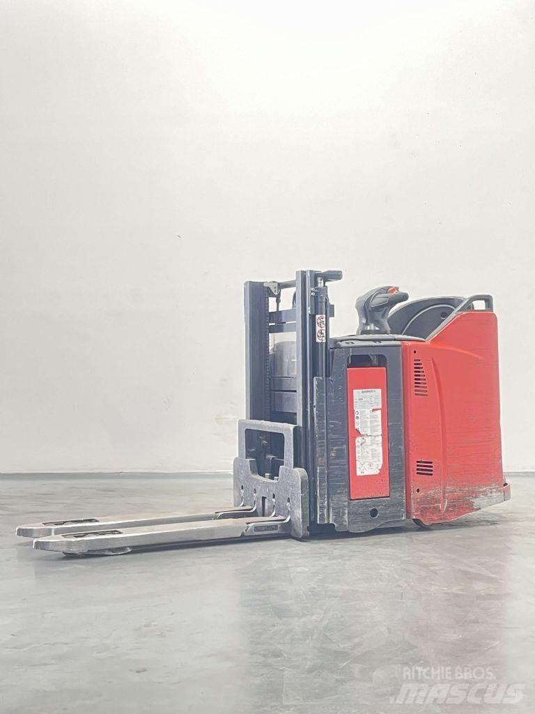 Linde D12SPHP-133 Apiladores eléctricos