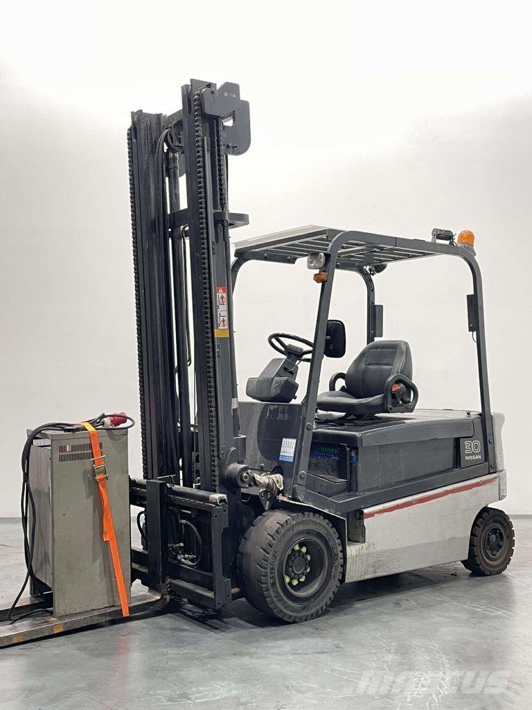 Nissan GQ02L30CU Carretillas de horquilla eléctrica