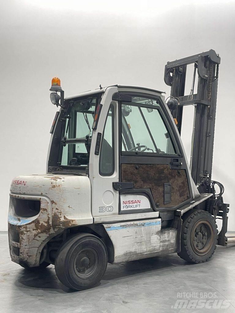 Nissan YG1D2A300 Carretillas diesel