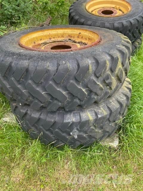  4ST LASTMASKINSDÄCK Neumáticos, ruedas y llantas