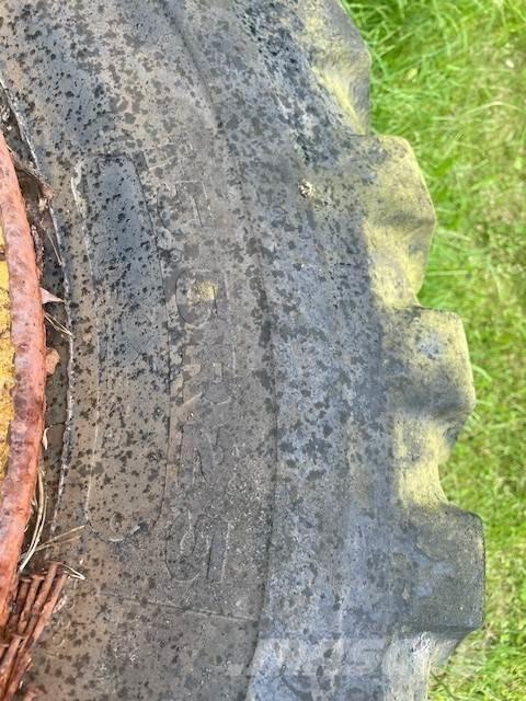  4ST LASTMASKINSDÄCK Neumáticos, ruedas y llantas