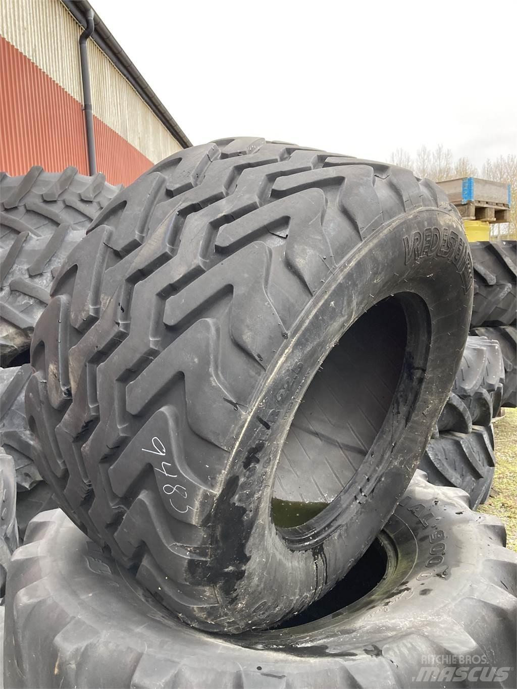  560/45X22,5 Neumáticos, ruedas y llantas