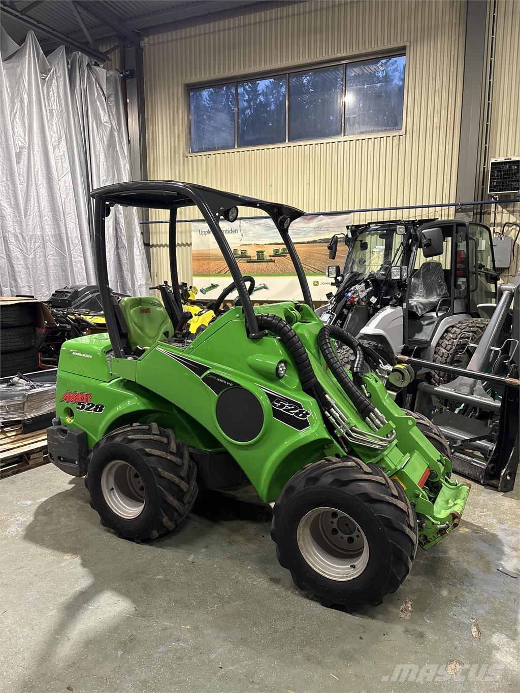 Avant 528 Minicargadoras