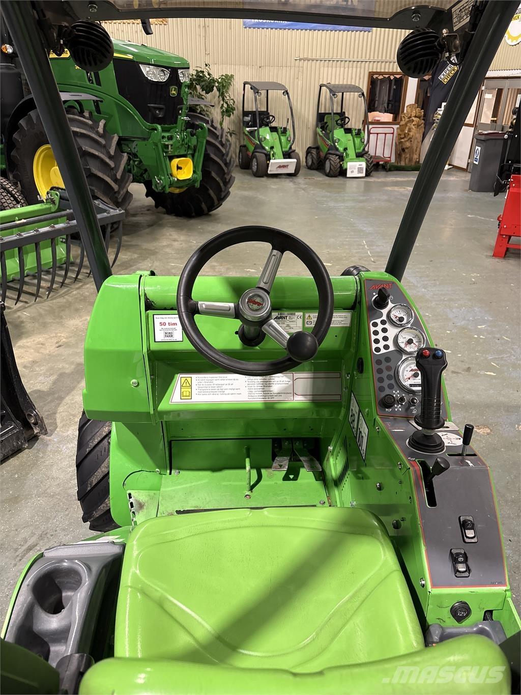 Avant 528 Minicargadoras