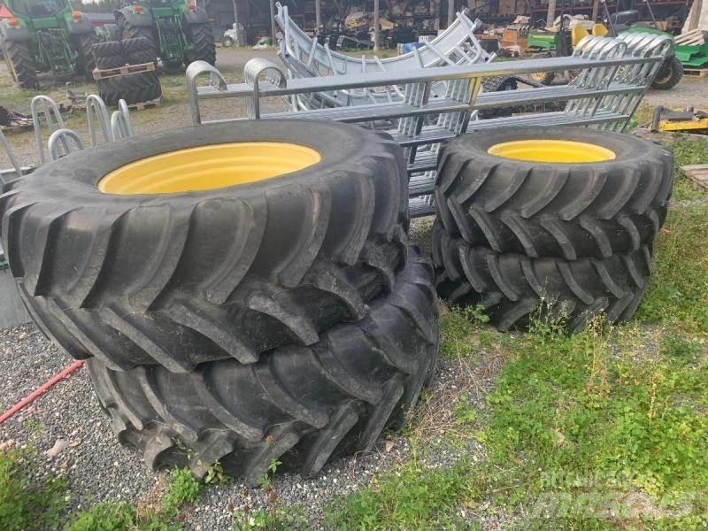 Firestone Däck på fälg Neumáticos, ruedas y llantas