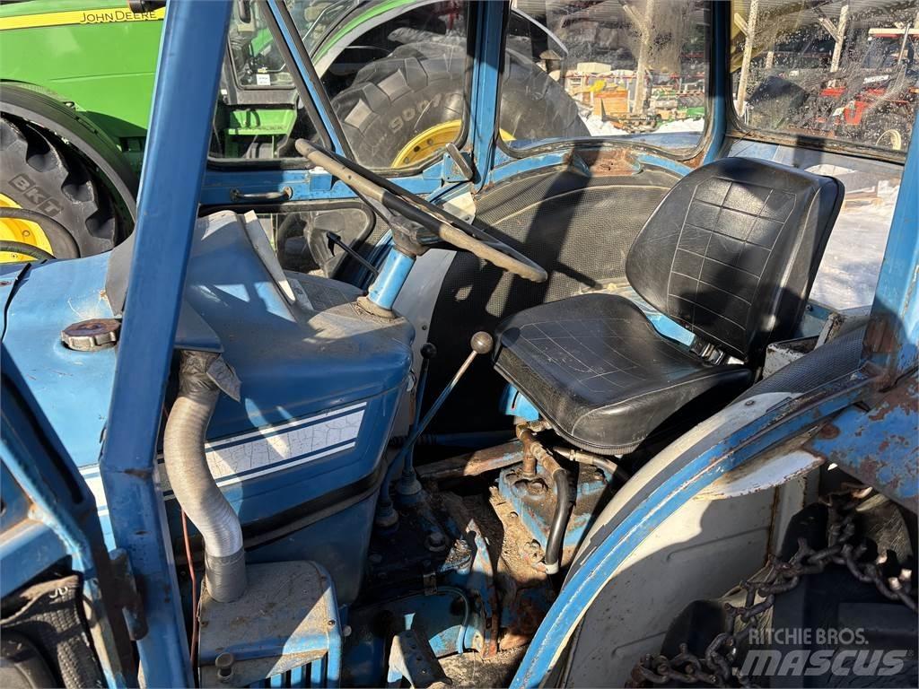 Ford 5000 med lastare Tractores