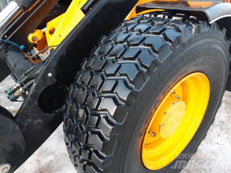 JCB 411 HT STORA BM Cargadoras sobre ruedas