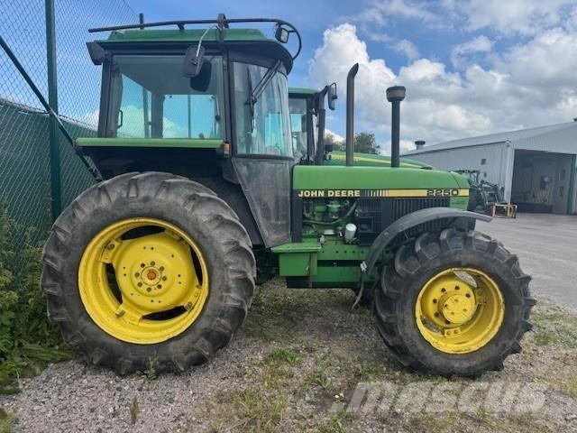 John Deere 2250 TRAKTOR Tractores