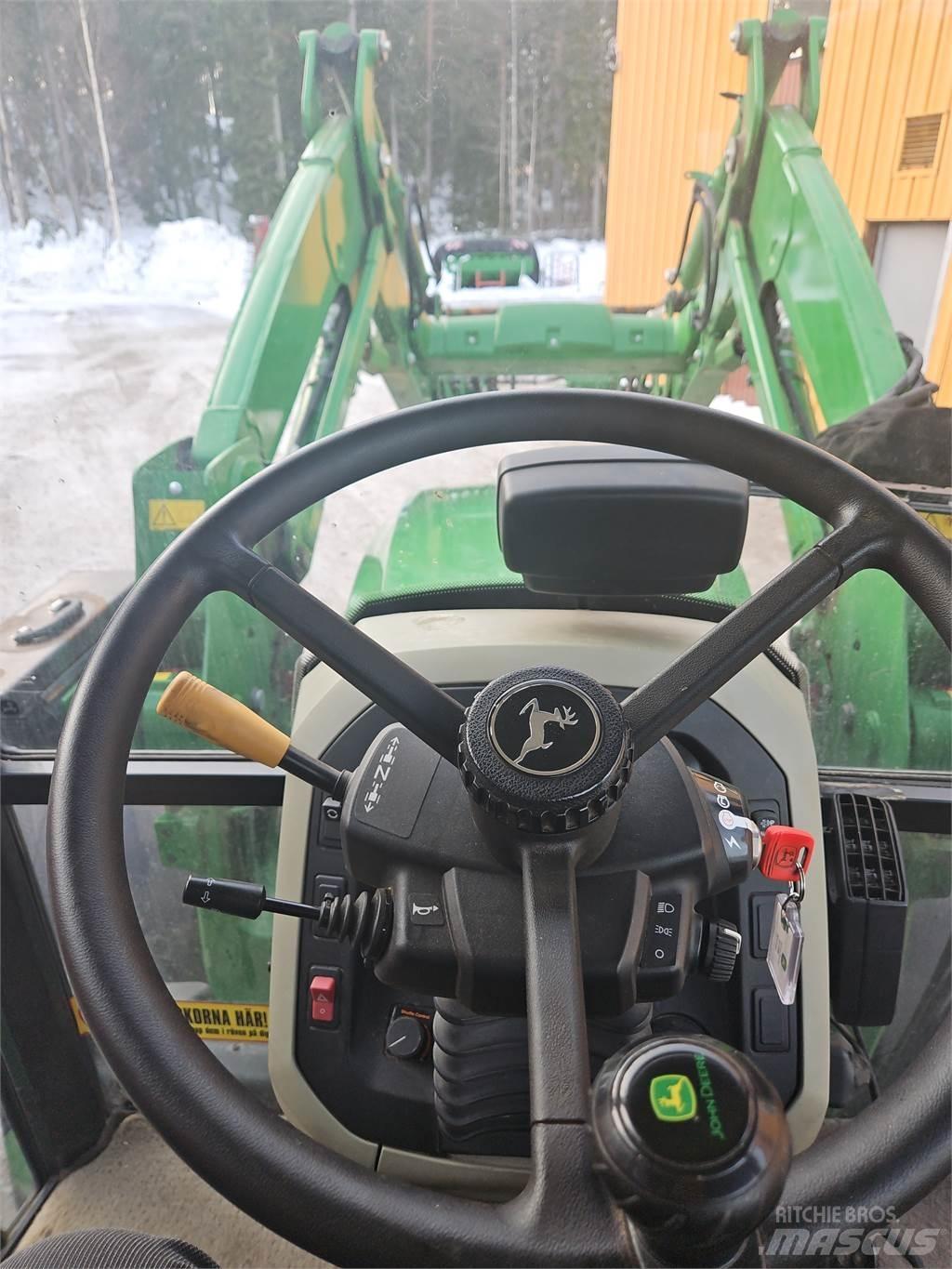 John Deere 5115M Tractores