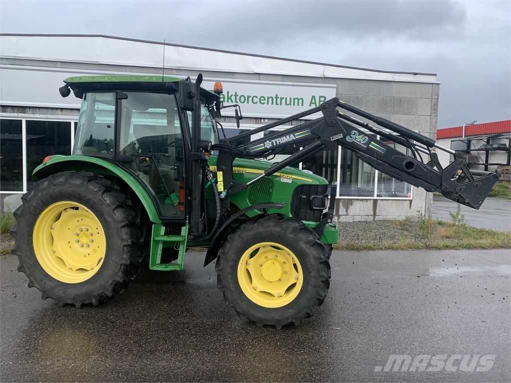 John Deere 5820 Tractores