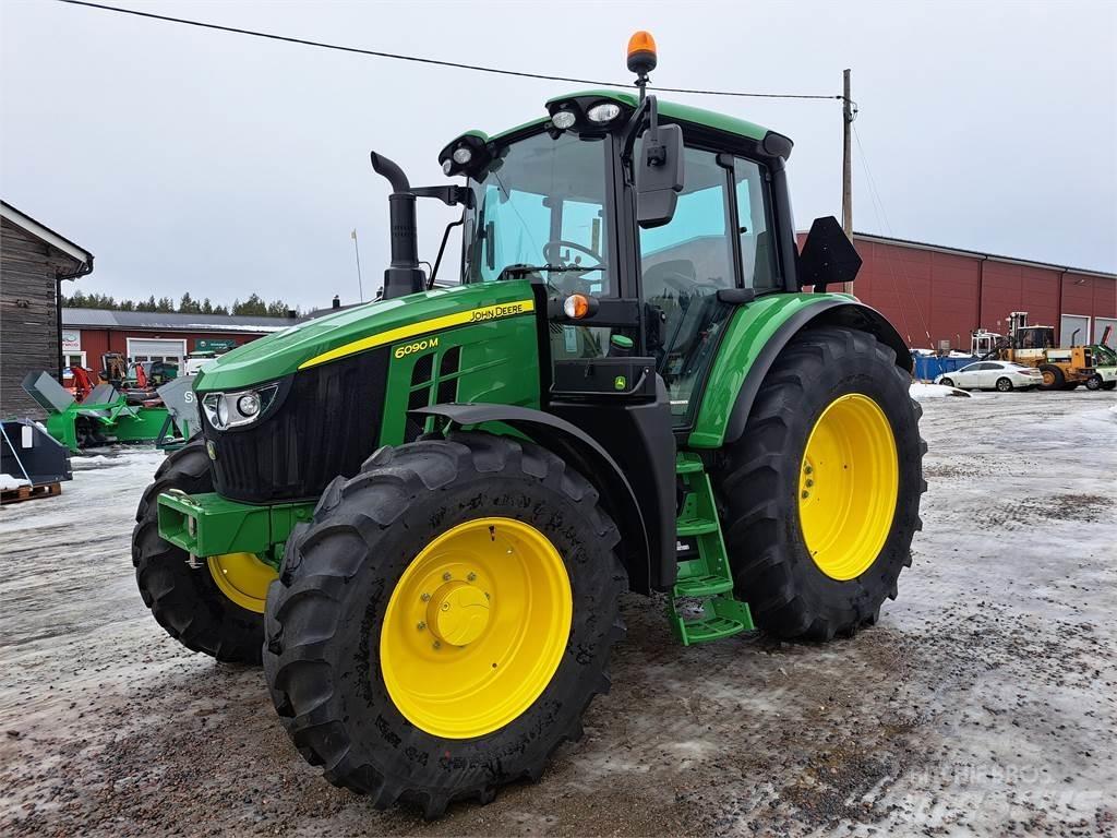 John Deere 6090M Tractores