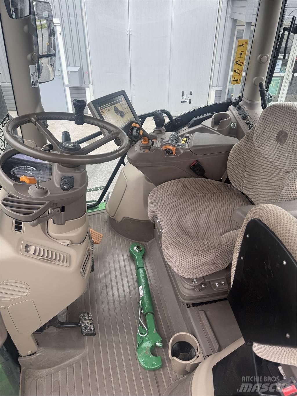 John Deere 6130R Tractores