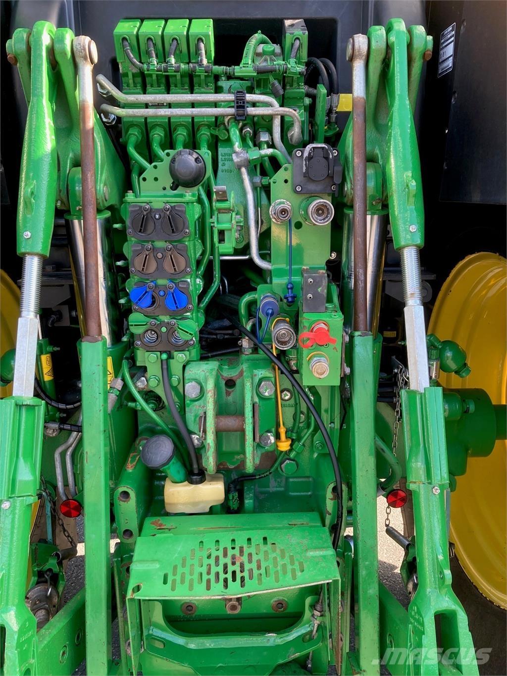 John Deere 6215R Tractores
