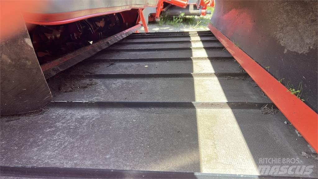 Kuhn FC9330RA butterfly Otros equipos usados para la recolección de forraje