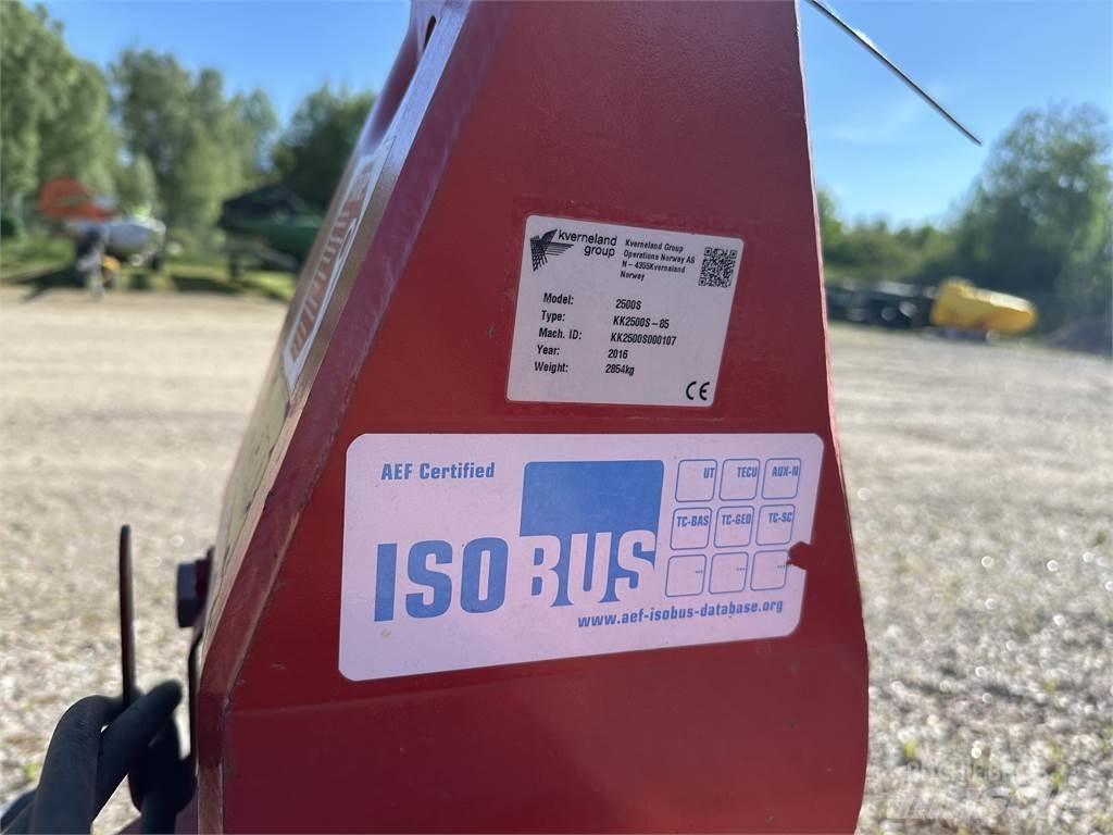 Kverneland 2500S-6 Arados reversibles suspendidos