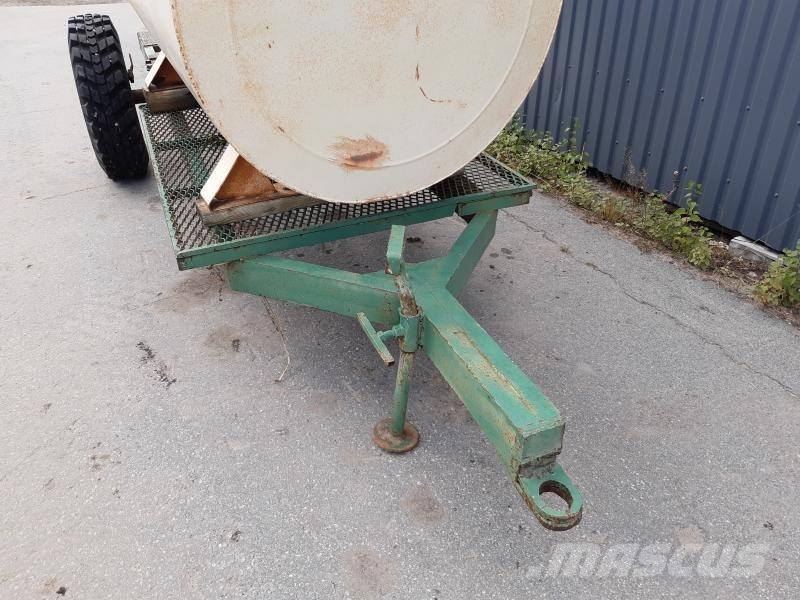  VAGN 1-AXLAD MED TANK Remolques multifunción