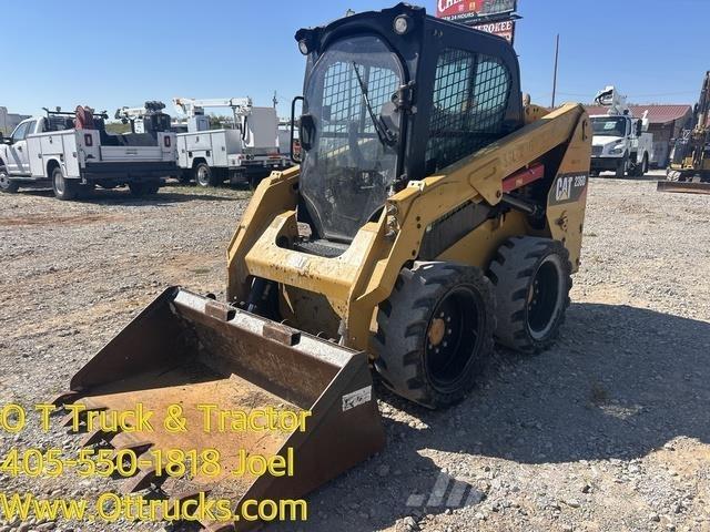 CAT 236D Neumáticos, ruedas y llantas