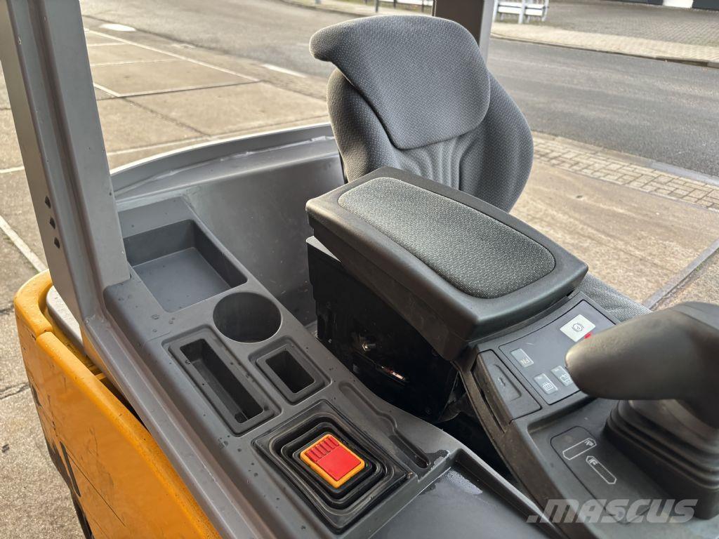 Jungheinrich EFG 320 Carretillas de horquilla eléctrica