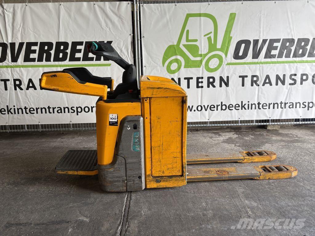 Jungheinrich ERE 225 Apiladores eléctricos autopropulsados