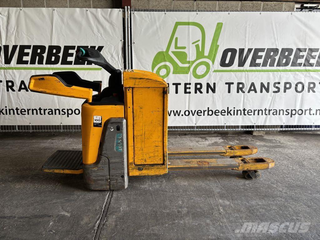 Jungheinrich ERE 225 Apiladores eléctricos autopropulsados