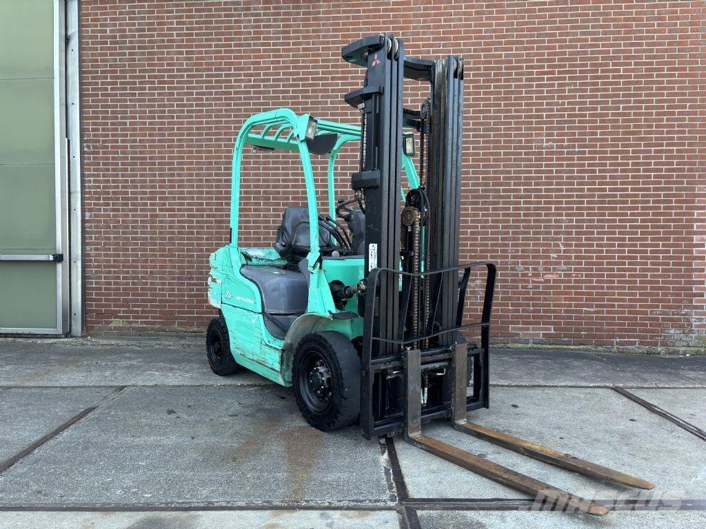 Mitsubishi FD25N Carretillas diesel