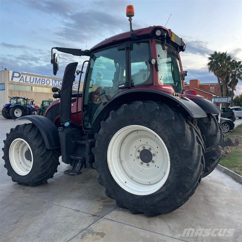 Valtra N174 Tractores