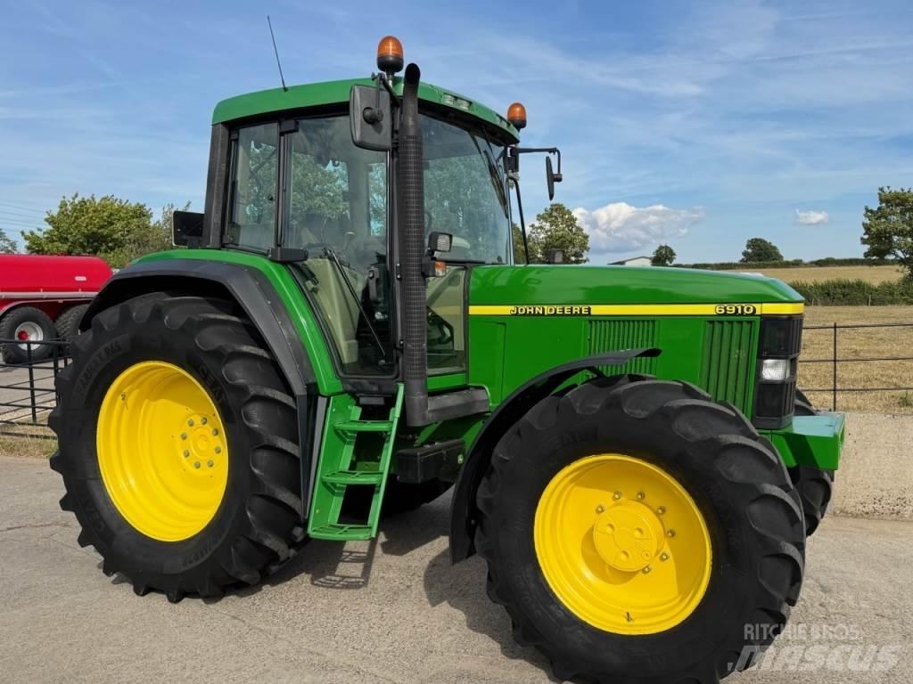 John Deere 6910 Tractores