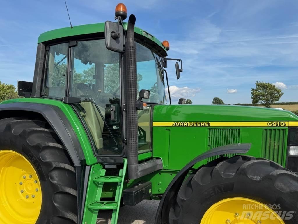 John Deere 6910 Tractores
