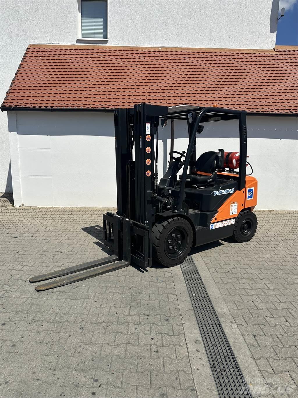 Doosan G30P-7 Construcción - Otros