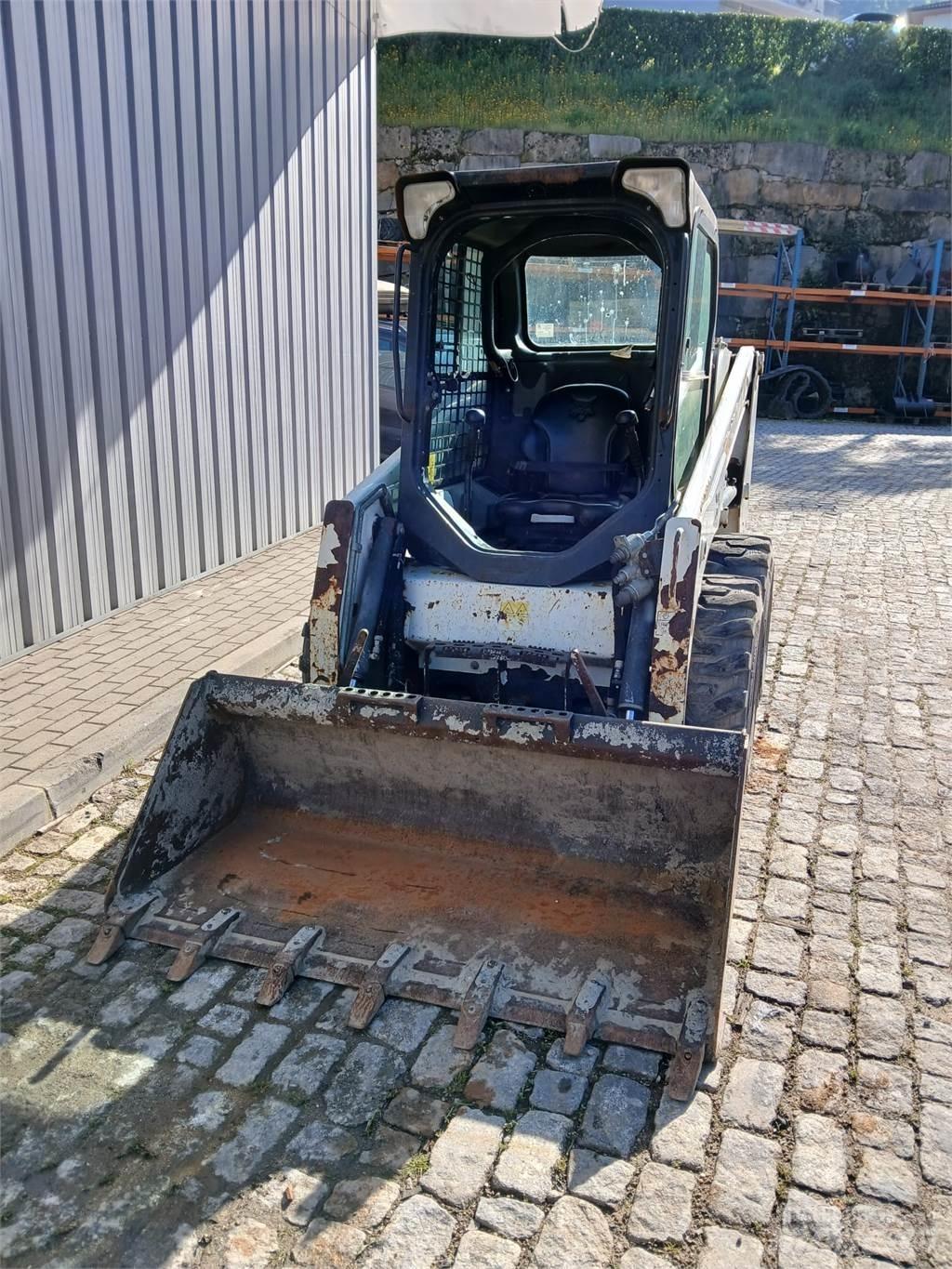 Bobcat S450 Cargadoras sobre ruedas