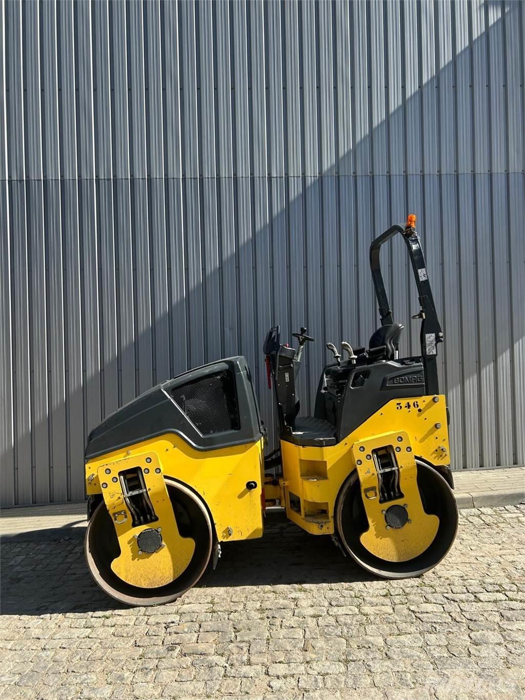 Bomag BW138AD-5 Rodillos de doble tambor