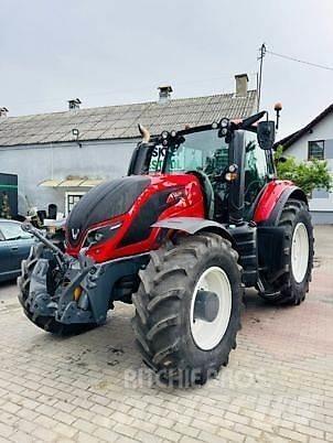 Valtra T154 Tractors
