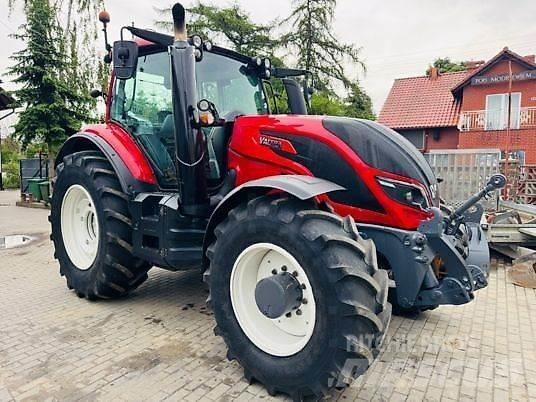 Valtra T154 Tractors