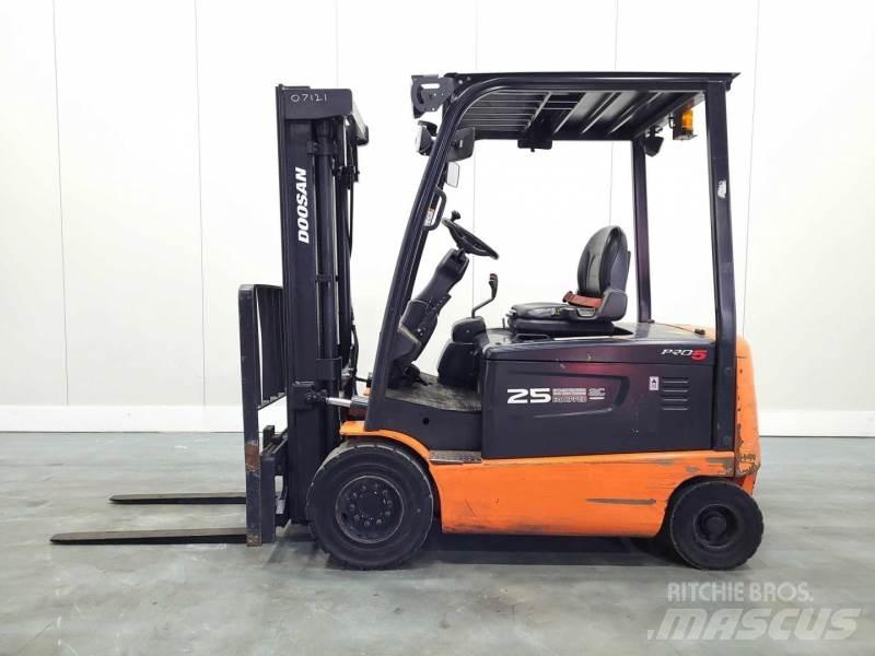 Doosan B25X-5 Carretillas de horquilla eléctrica
