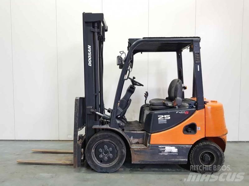 Doosan D25S-5 Carretillas diesel