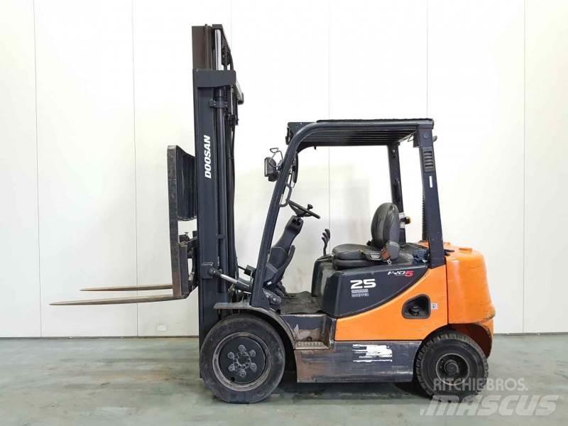 Doosan D25S-5 Carretillas diesel