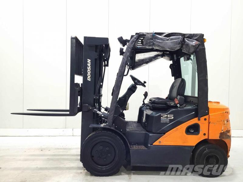 Doosan D25S-7 Carretillas diesel