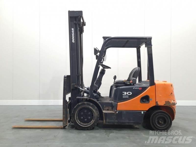Doosan D30S-5 Carretillas diesel