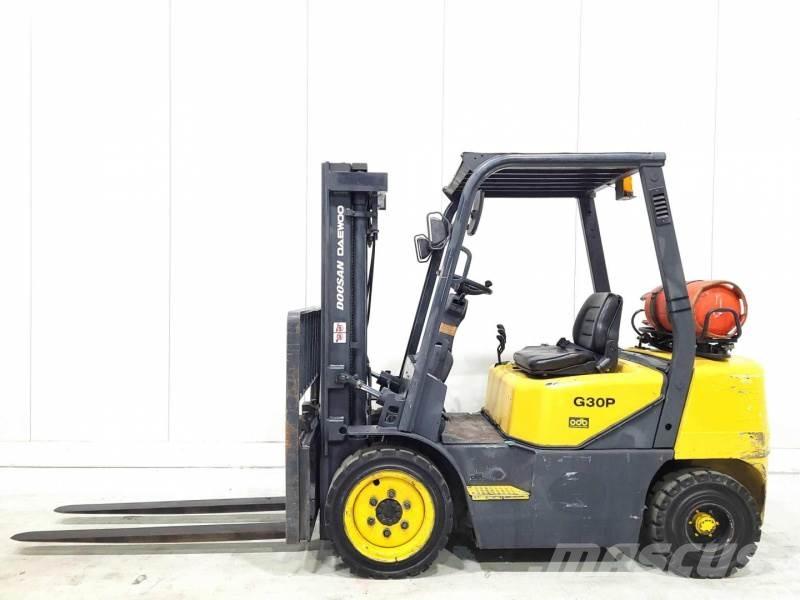 Doosan GP30-3 Carretillas LPG